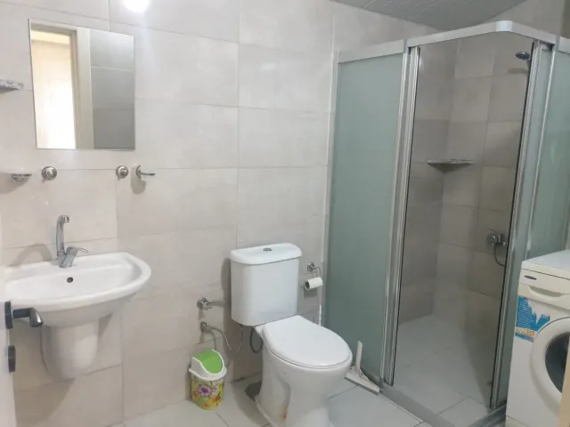 Güvenli Aile Apartmanı 1+1 Daire