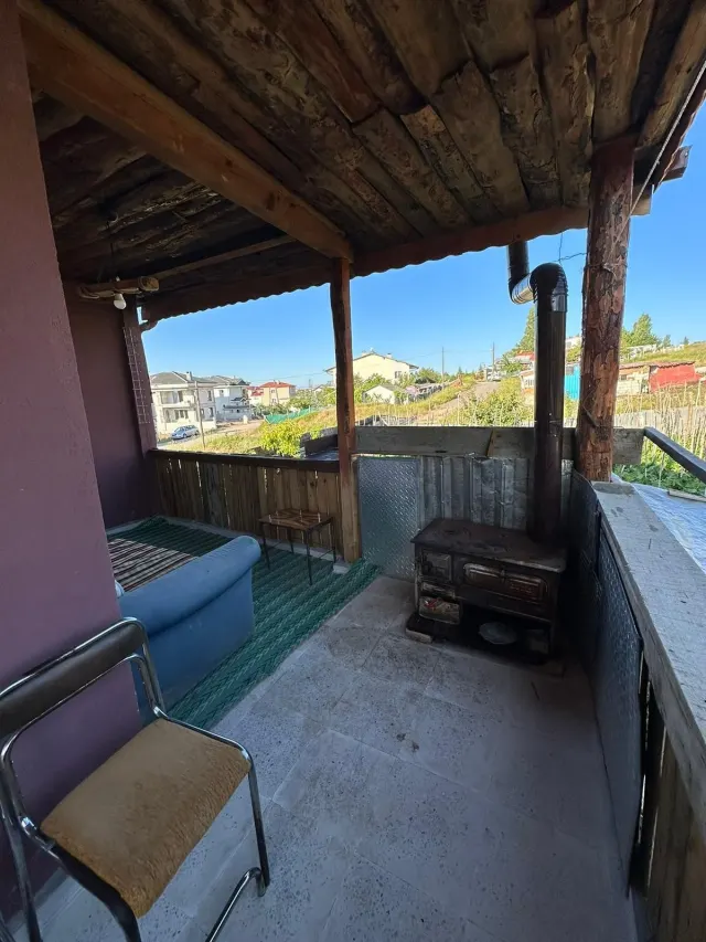 Karşıyaka Eşyalı Büyük Müstakil Ev