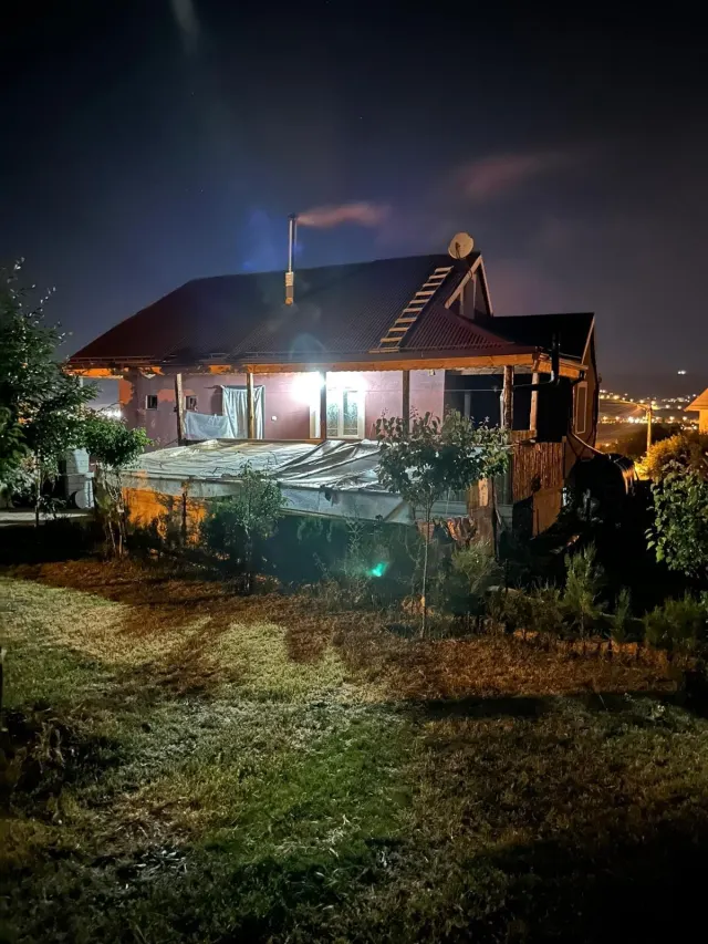 Karşıyaka Eşyalı Büyük Müstakil Ev